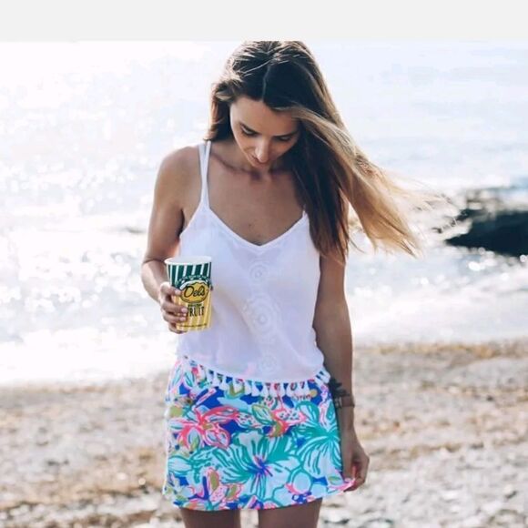 LILLY PULITZER WHITE EMBROIDERED TASSLE CROP TOP SLEEVELESS TOP RESORT XS - Picture 2 of 14